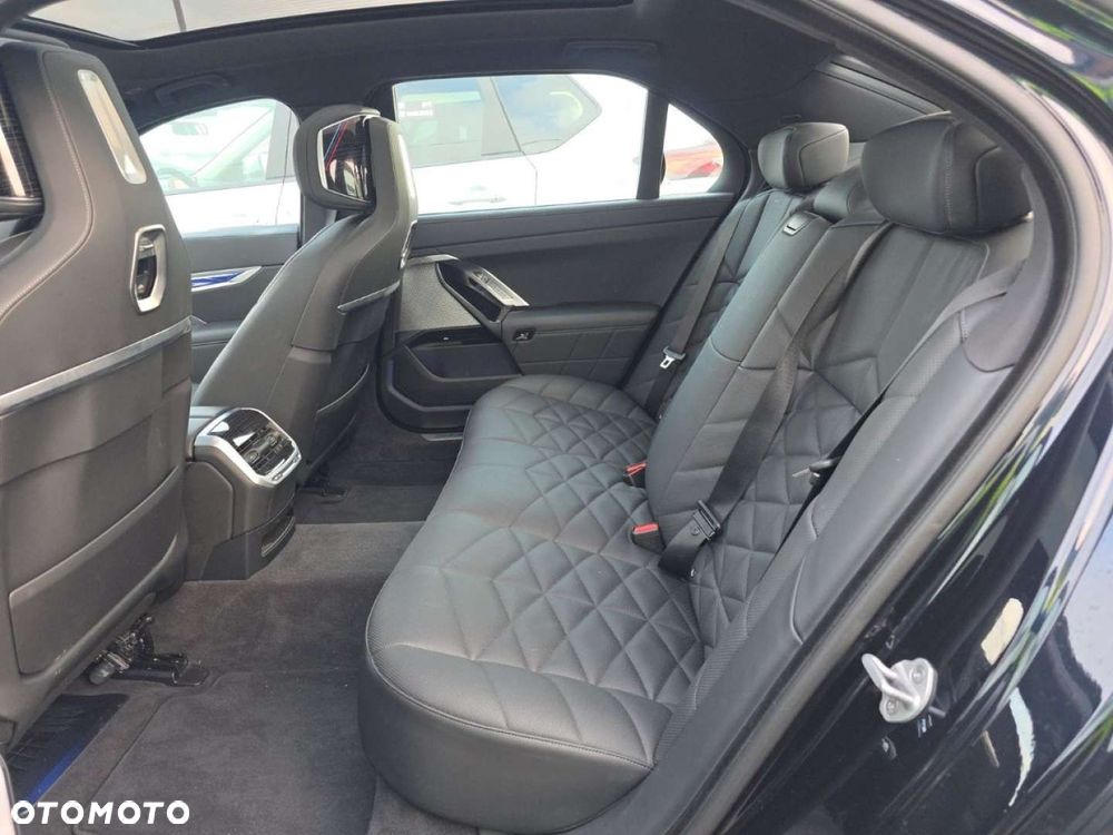 BMW Seria 7 - 12