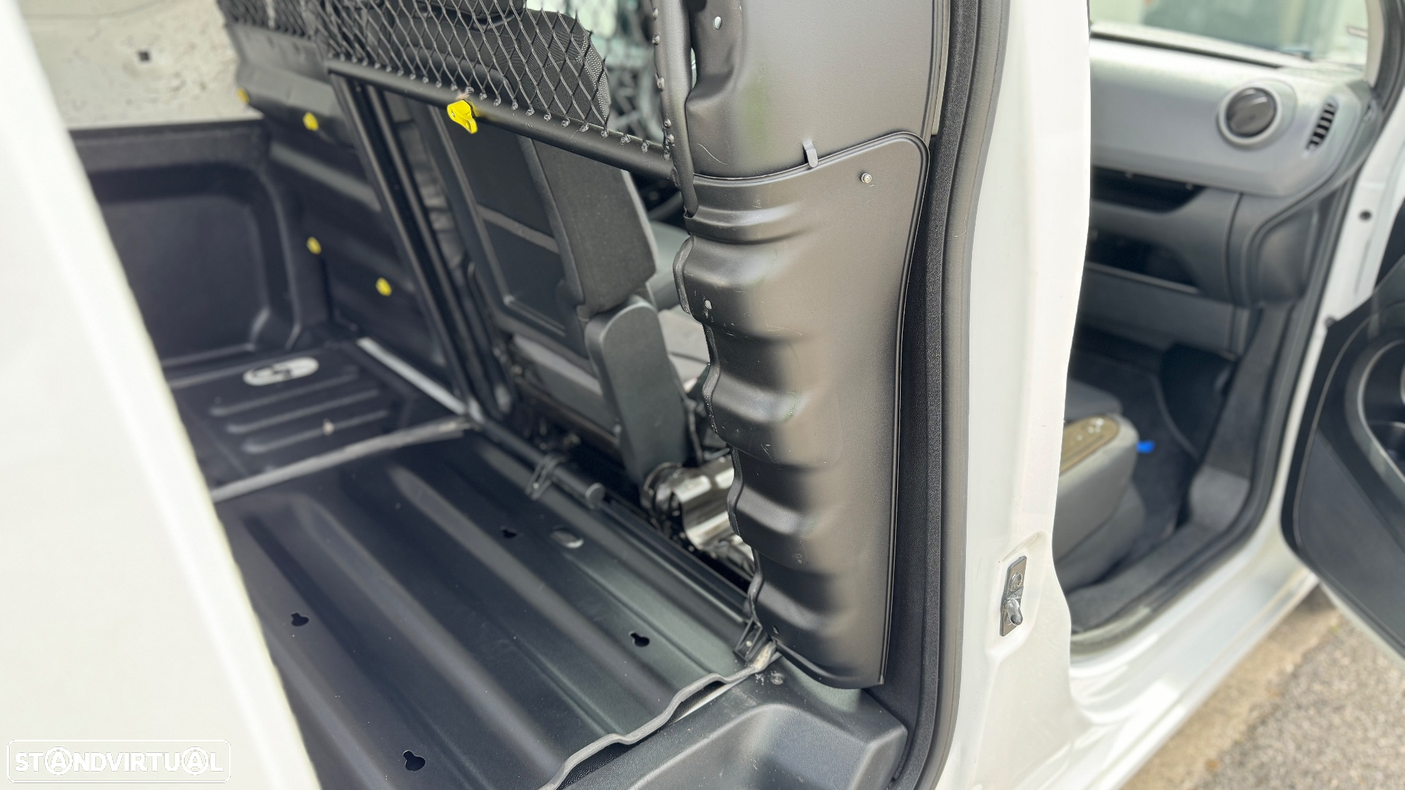 Citroën Berlingo 1.6 HDI L1H1 CX Automática - 28