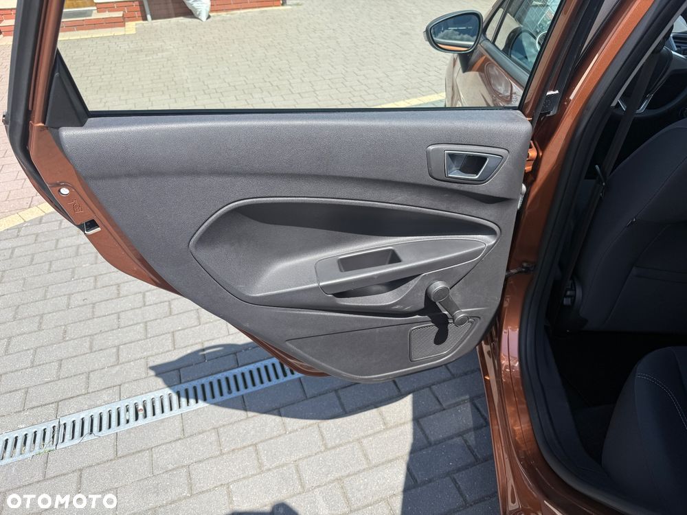 Ford Fiesta - 12