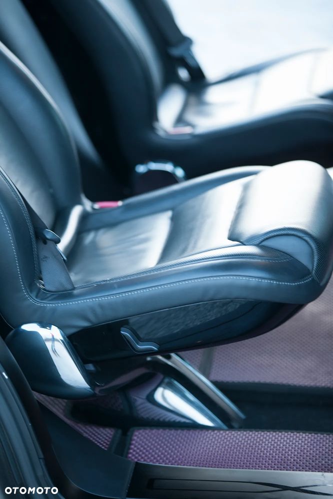 Tesla Model X 90 D - 22