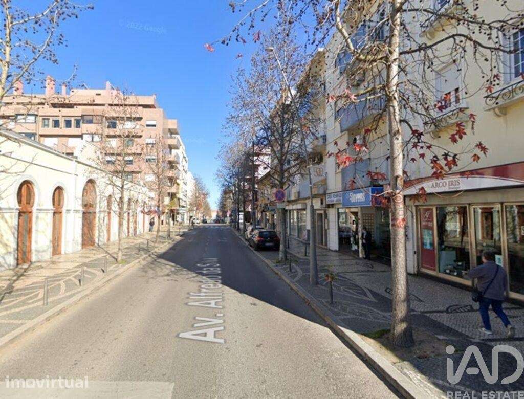 Prédio em Barreiro E Lavradio de 232,00 m2 - Grande imagem: 2/14
