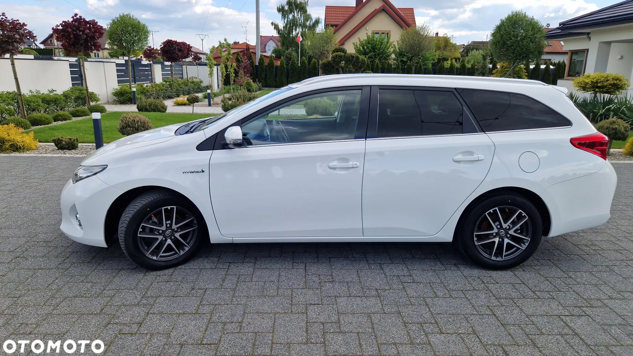 Toyota Auris 1.8 VVT-i Hybrid Automatik Touring Sports Design Edition - 3