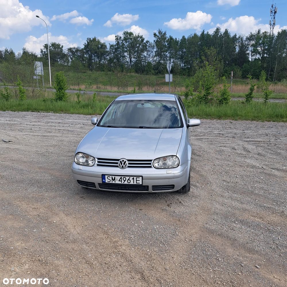 Volkswagen Golf - 1