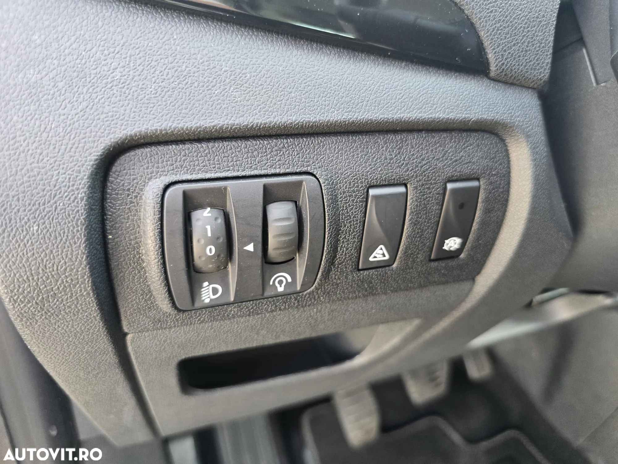 Renault Scenic ENERGY TCe 130 BOSE EDITION - 19