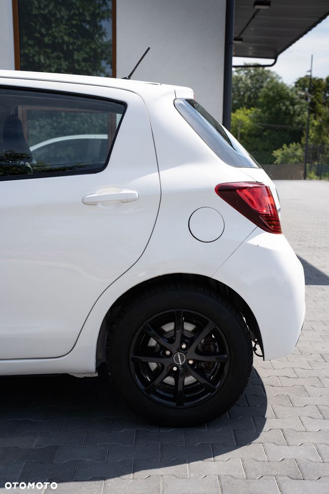 Toyota Yaris Hybrid 100 Active EU6 - 11