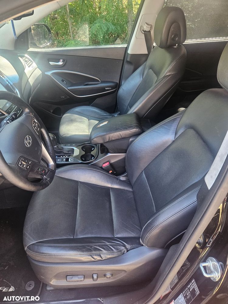 Hyundai Grand Santa Fe - 25