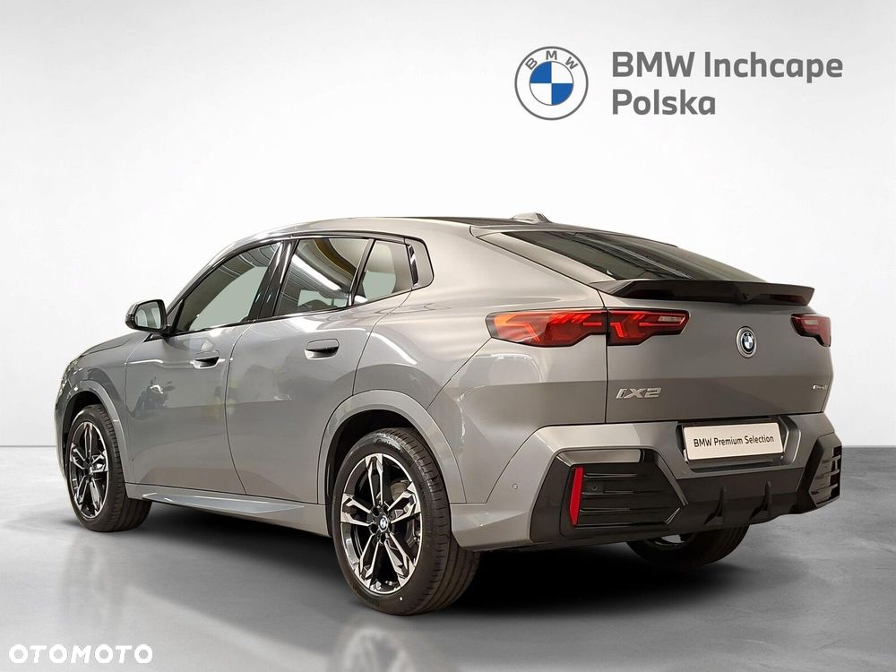 BMW iX2 eDrive20 66.5kWh M Sport Edition - 4