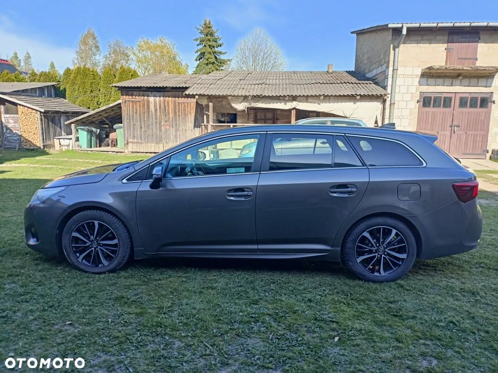 Toyota Avensis 2.0 D-4D Premium - 1