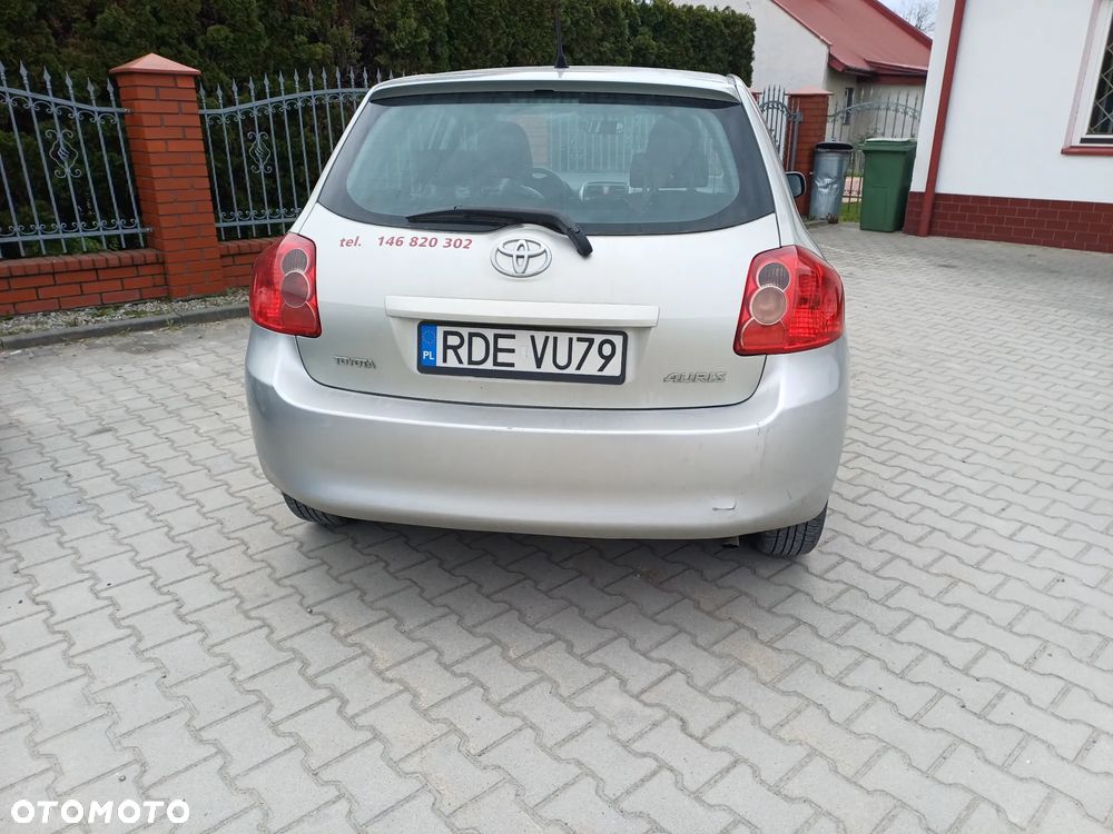 Toyota Auris 1.4 D-4D 2010 - 6