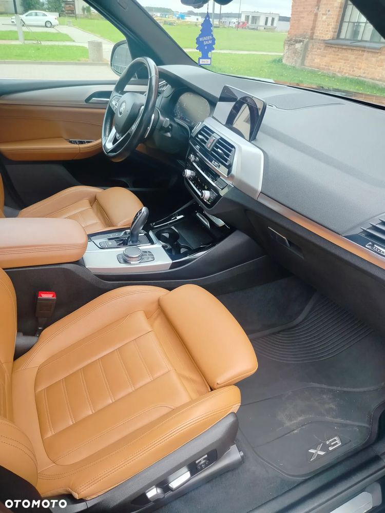 BMW X3 xDrive30i Luxury Line - 7