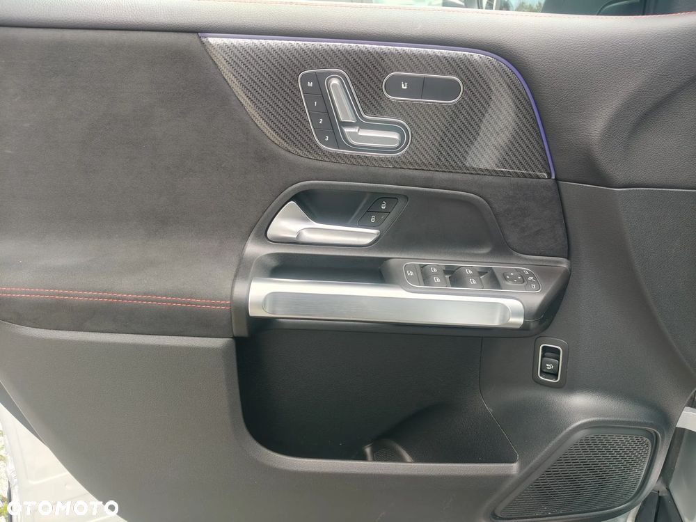 Mercedes-Benz GLB 200 d 4-Matic AMG Line 8G-DCT - 12