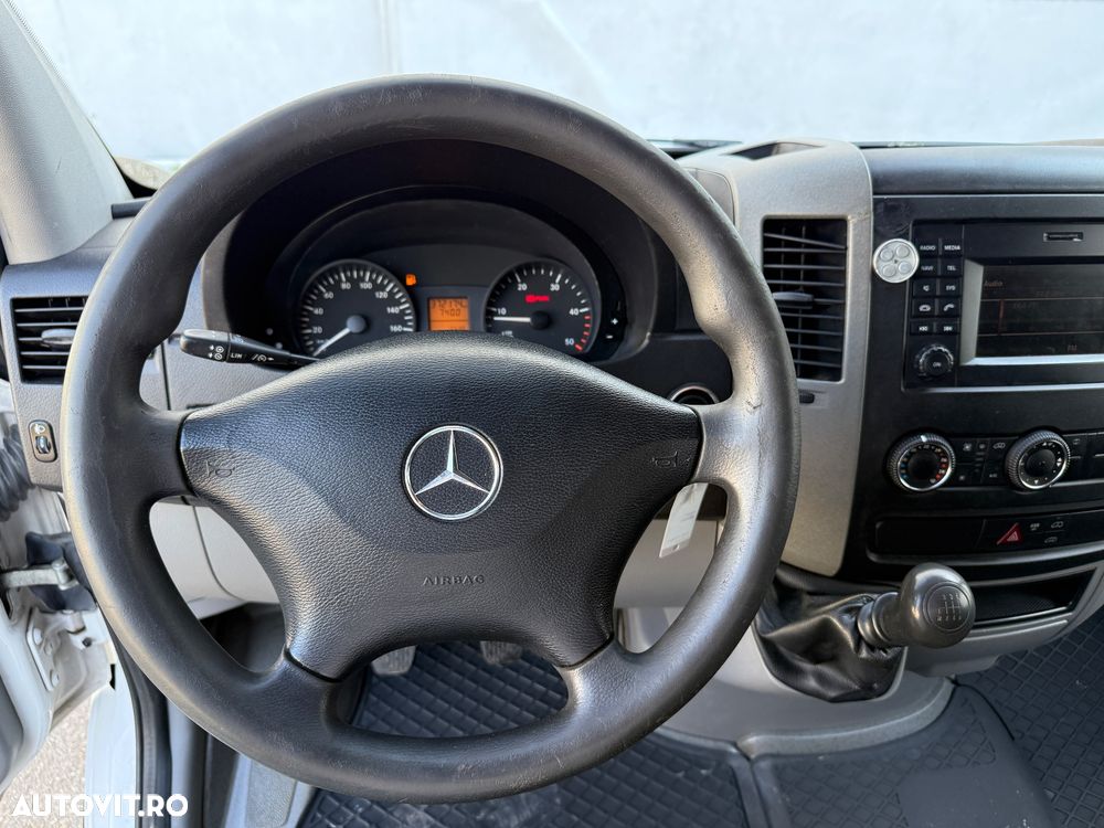 Mercedes-Benz Sprinter - 11