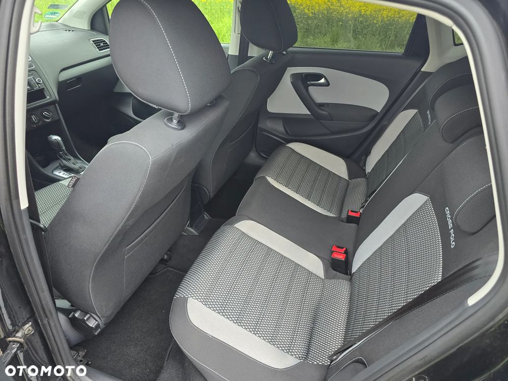 Volkswagen Polo 1.6 TDI DSG Cross - 13