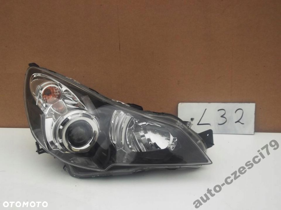 Subaru Legacy 5 V outback lampa przod Xenon prawy prawa - 1