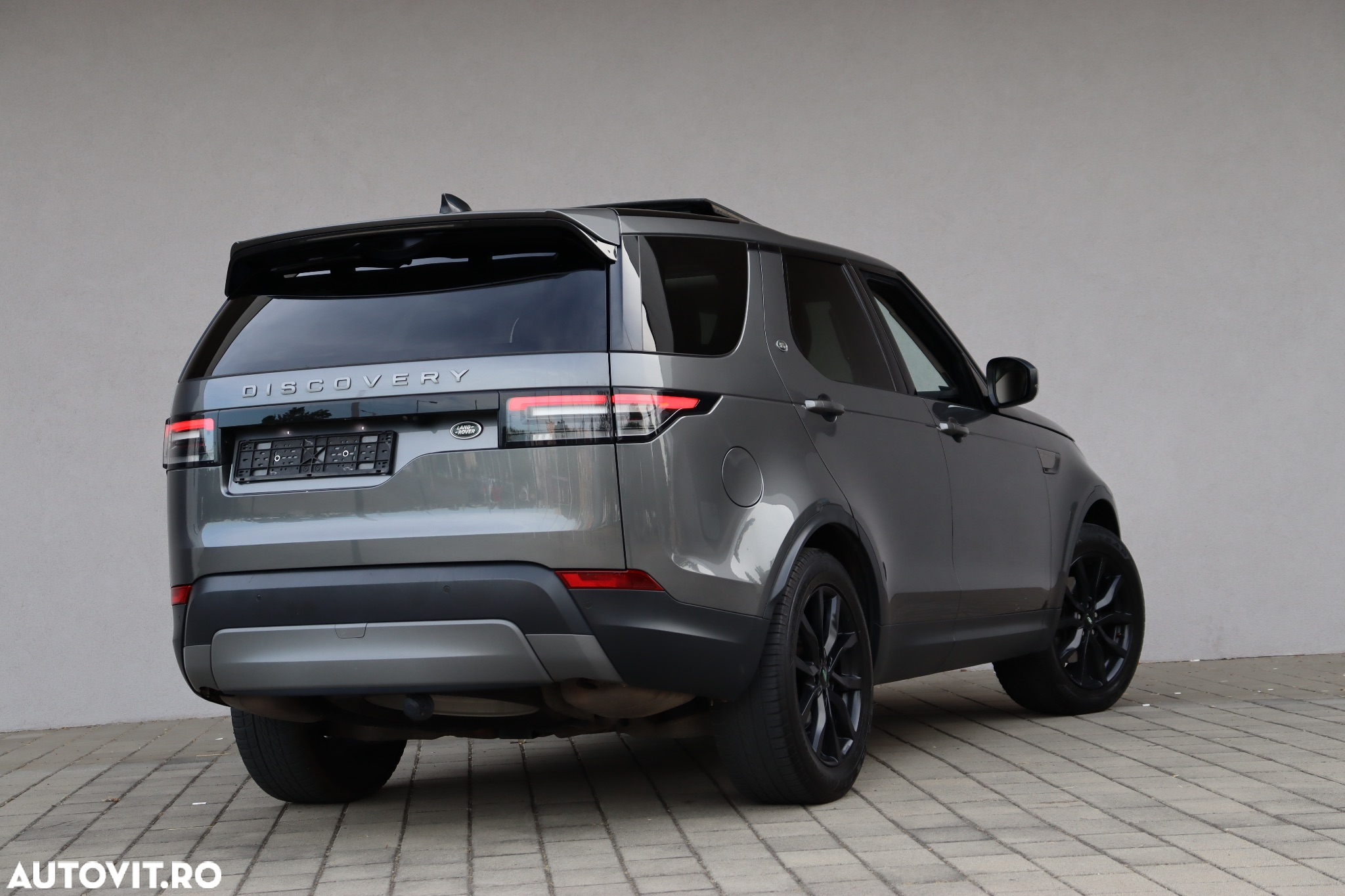Land Rover Discovery 3.0 L TD6 HSE - 11