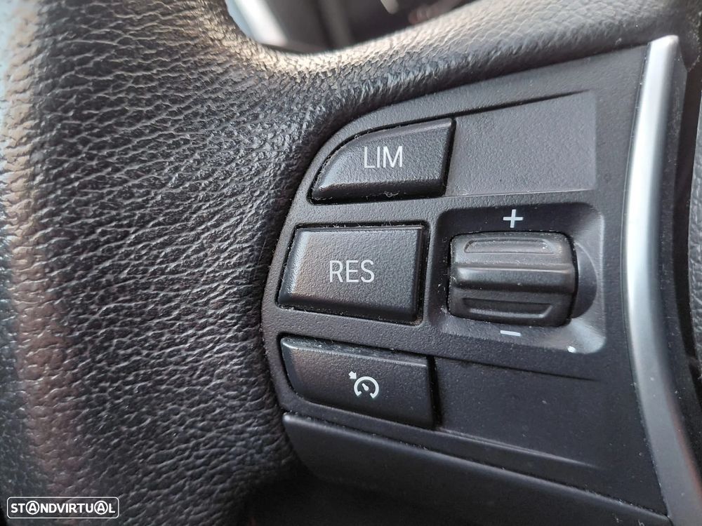 BMW 116 d Line Luxury Auto - 13