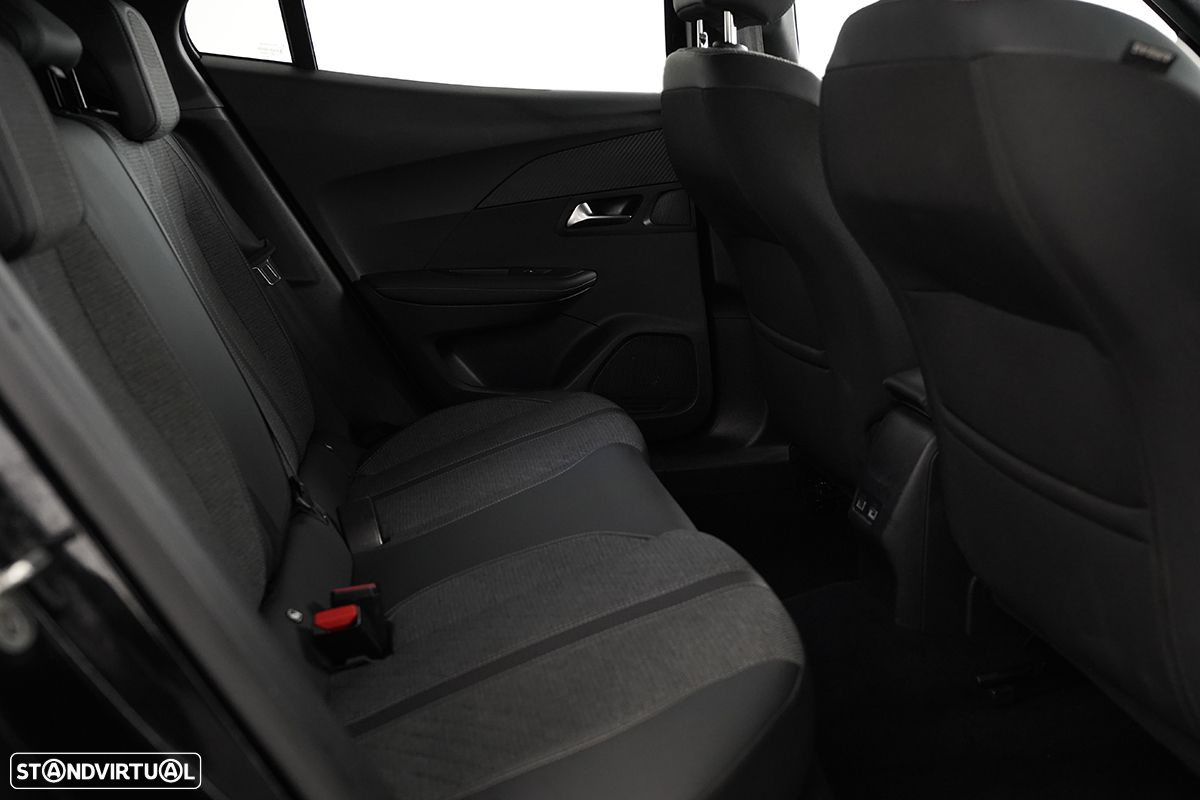 Peugeot 2008 1.2 PureTech Allure - 24