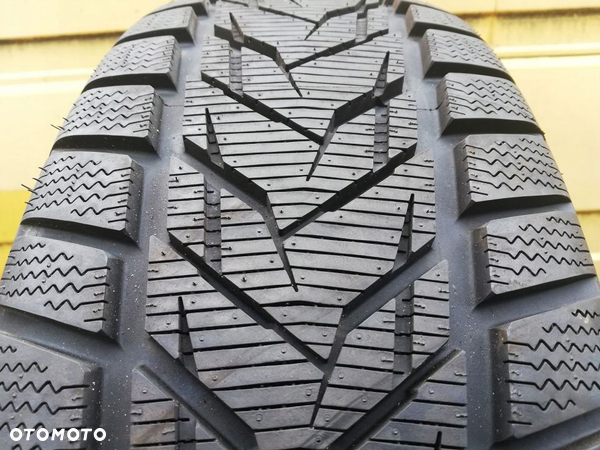 Vredestein Wintrac Xtreme S 235/70R16 106 H