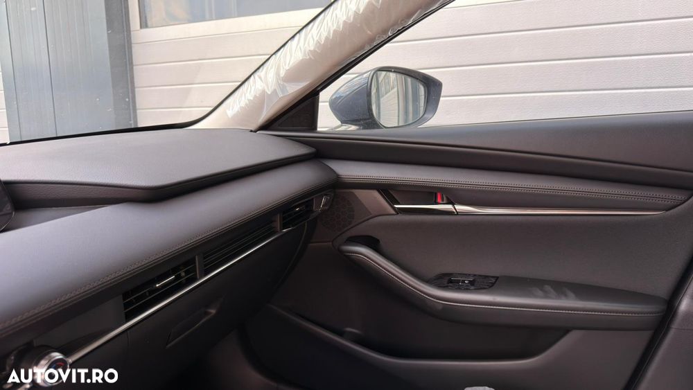 Mazda 3 e-Skyactiv G140 AT MHEV Center-Line - 23