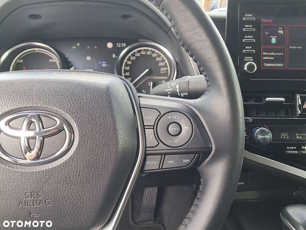 Toyota Camry 2.5 Hybrid Comfort CVT - 24
