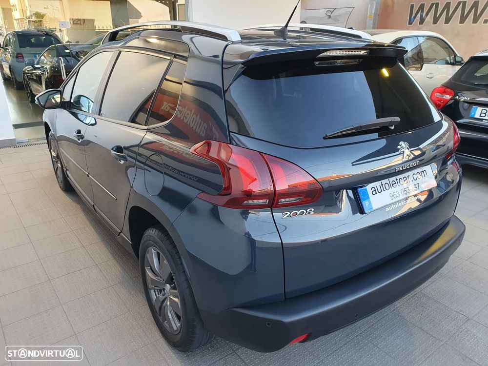 Peugeot 2008 1.2 PureTech Style EAT6 - 6