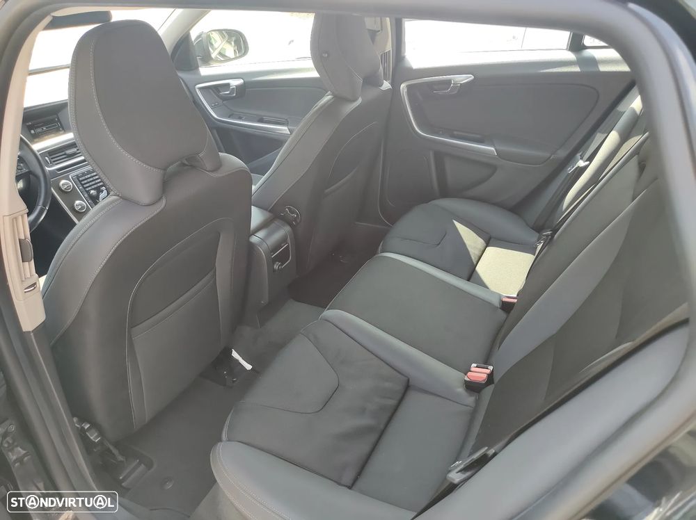 Volvo V60 1.6 D2 Drive Momentum Start/Stop - 15