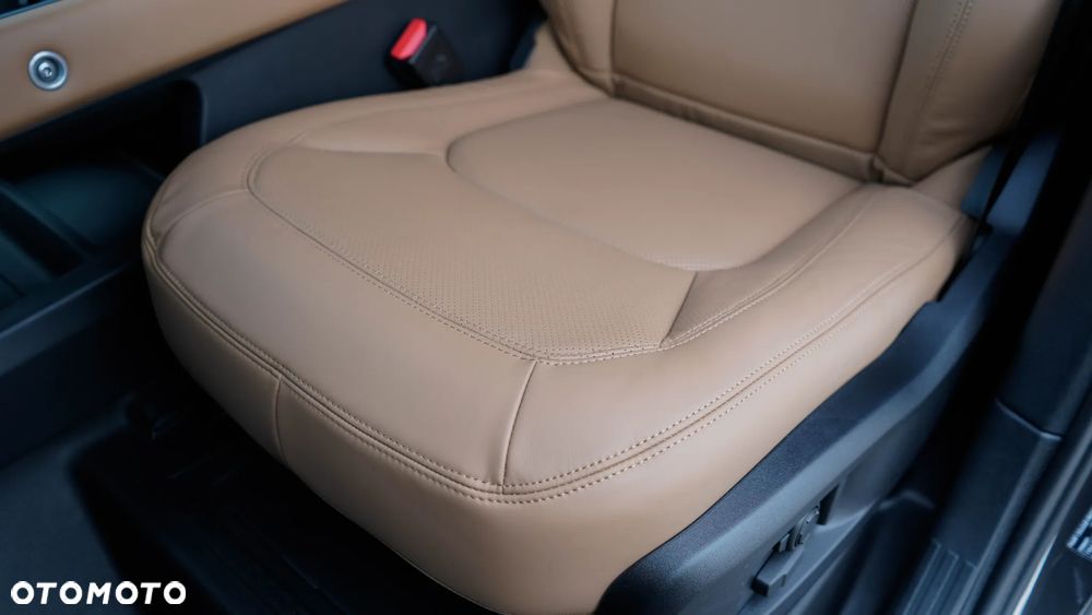 Land Rover Defender 3.0 D350 mHEV X-Dynamic HSE - 31