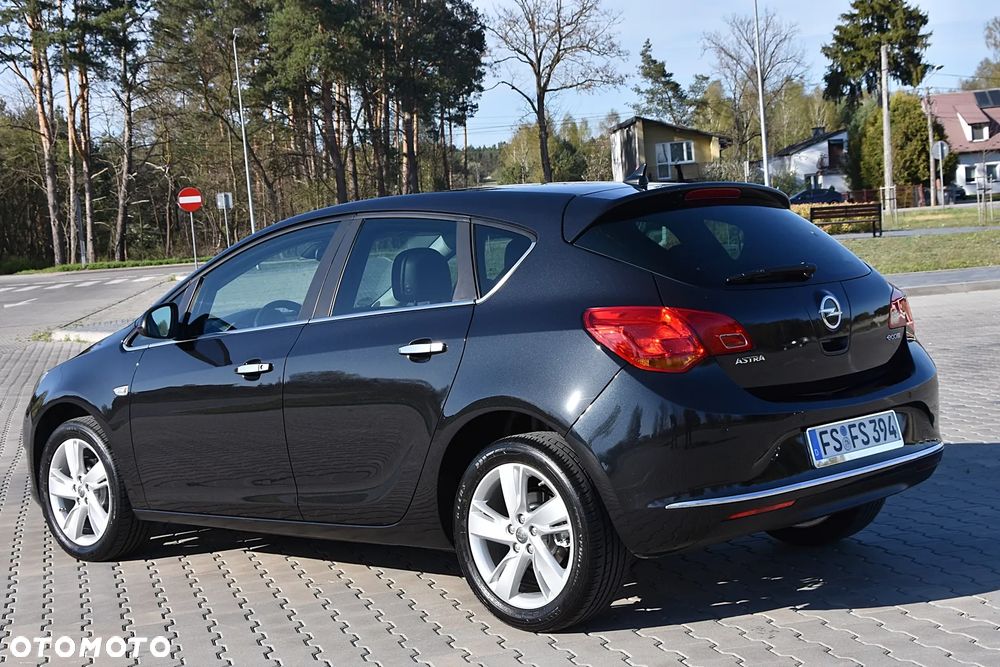 Opel Astra 1.4 T Cosmo EU6 - 4