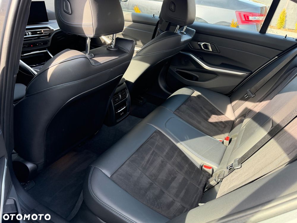 BMW Seria 3 318i M Sport - 5