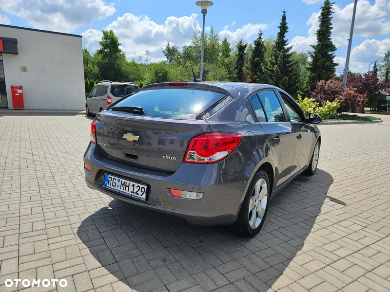 Chevrolet Cruze 1.8 LT - 11