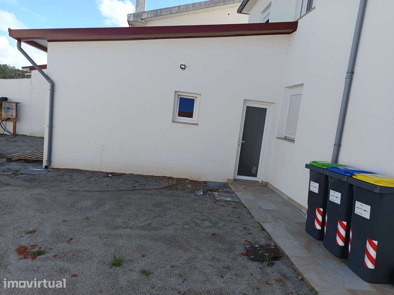Andar Moradia T3 Isolada com Terraço e Lugar de Garagem - Grande imagem: 2/21