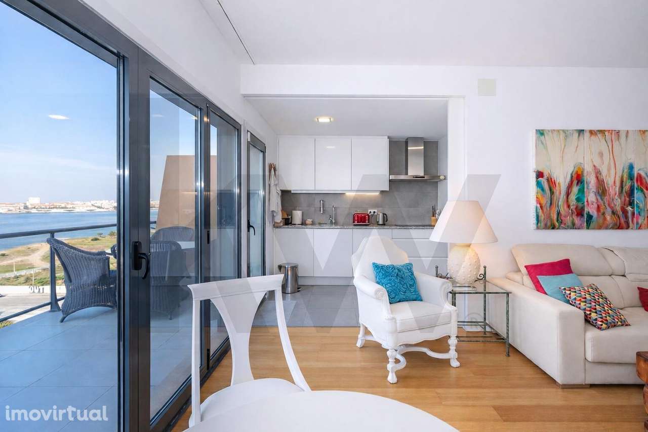 Penthouse Duplex T4 com Vista Tejo | Terraço, Piscina e Estacionamento - Grande imagem: 4/25