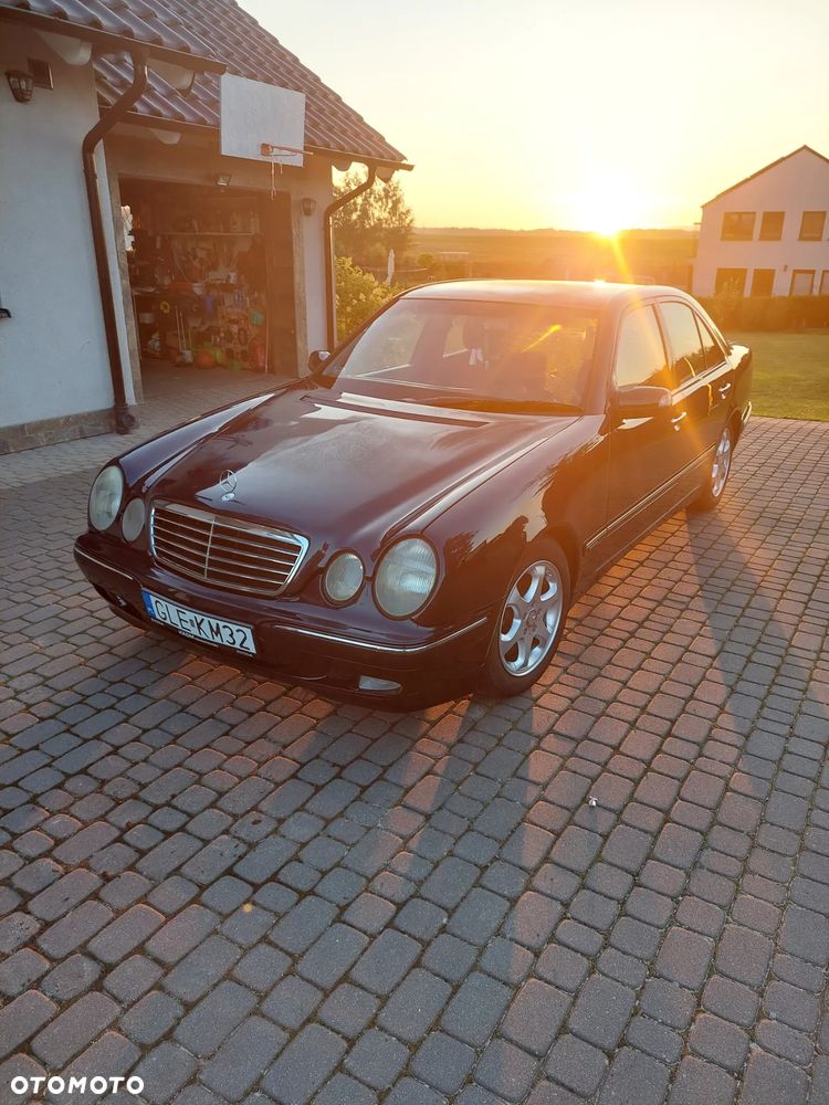 Mercedes-Benz Klasa E - 32