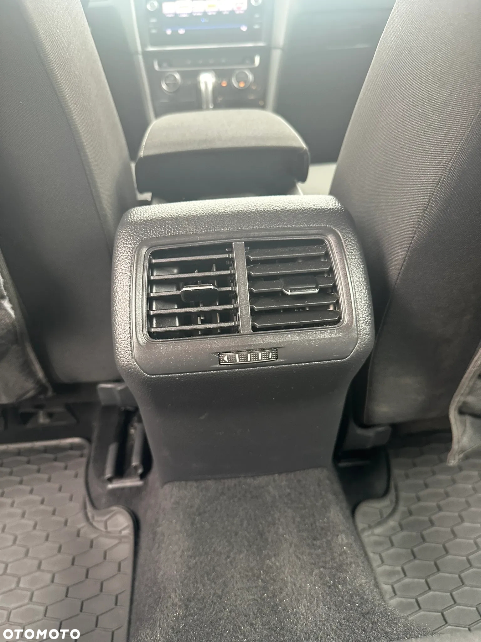 Volkswagen Golf VII 1.6 TDI BMT Comfortline DSG - 25