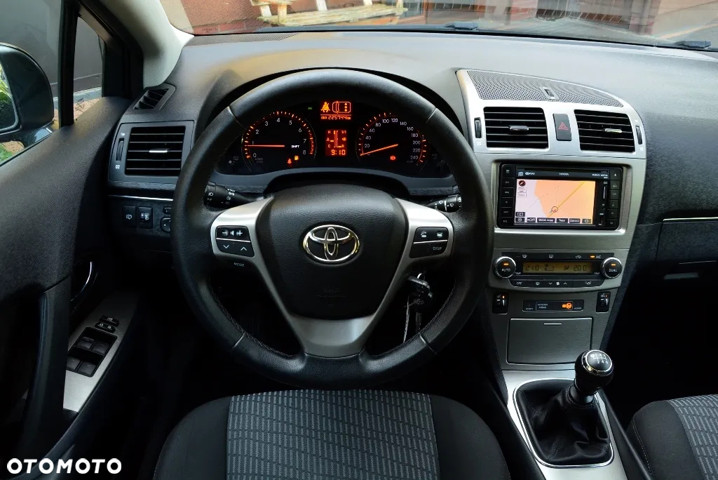 Toyota Avensis 1.8 Sol plus NAVI - 8