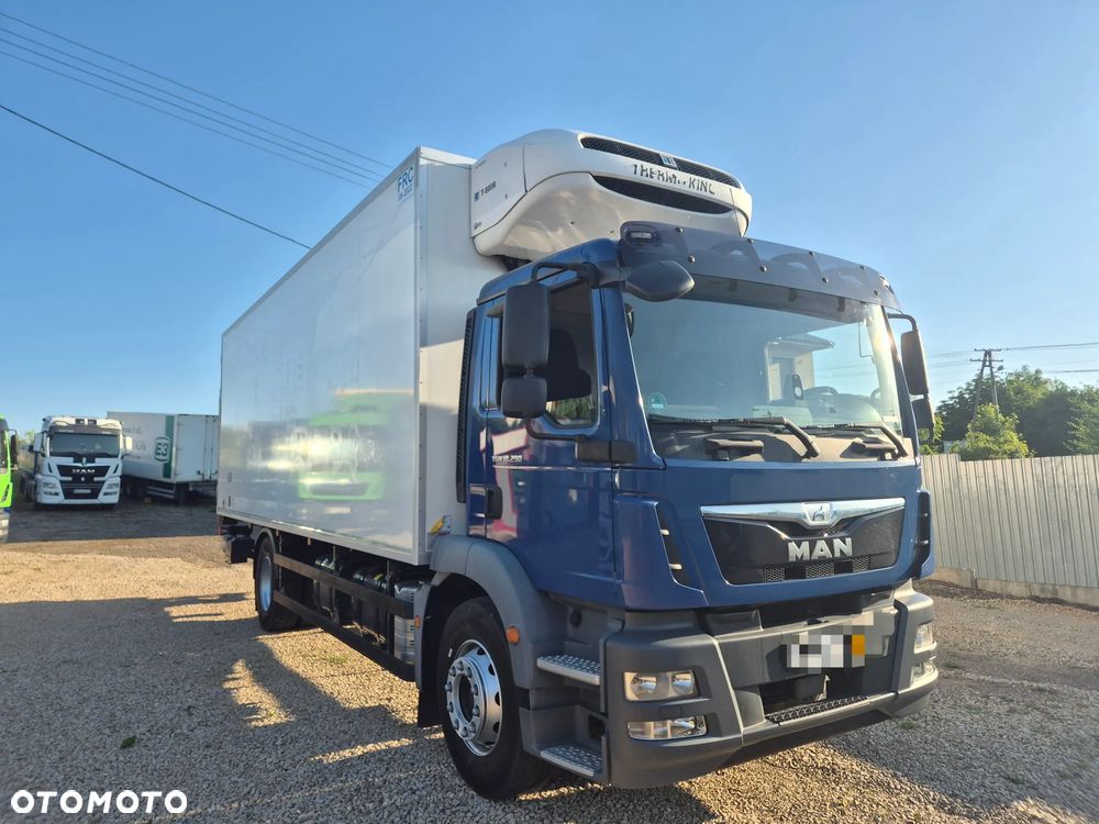 MAN TGM 18.290 Thermo King T-800r 2 zbiorniki z Niemiec 7.3m / 18 palet / winda i drzwi / OKAZJA - 4