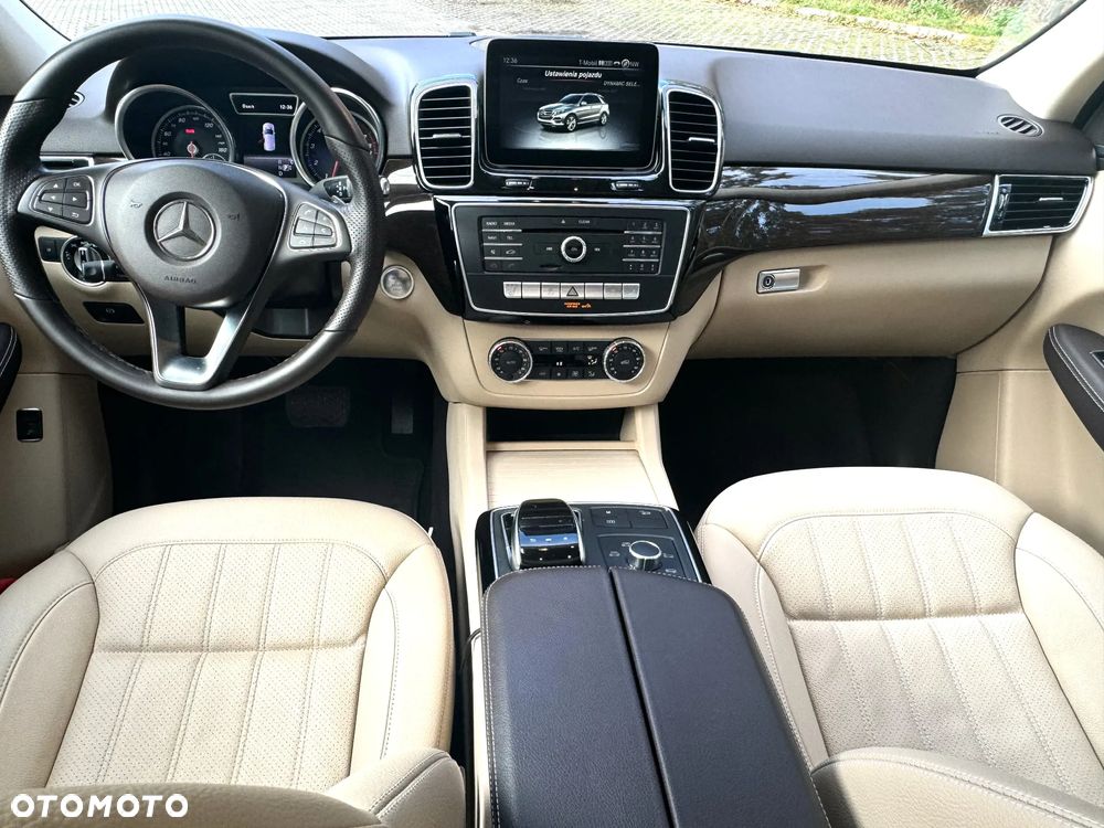 Mercedes-Benz GLE - 12