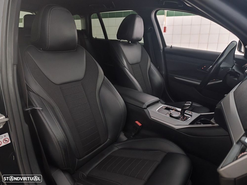 BMW 320 e Touring Auto - 11