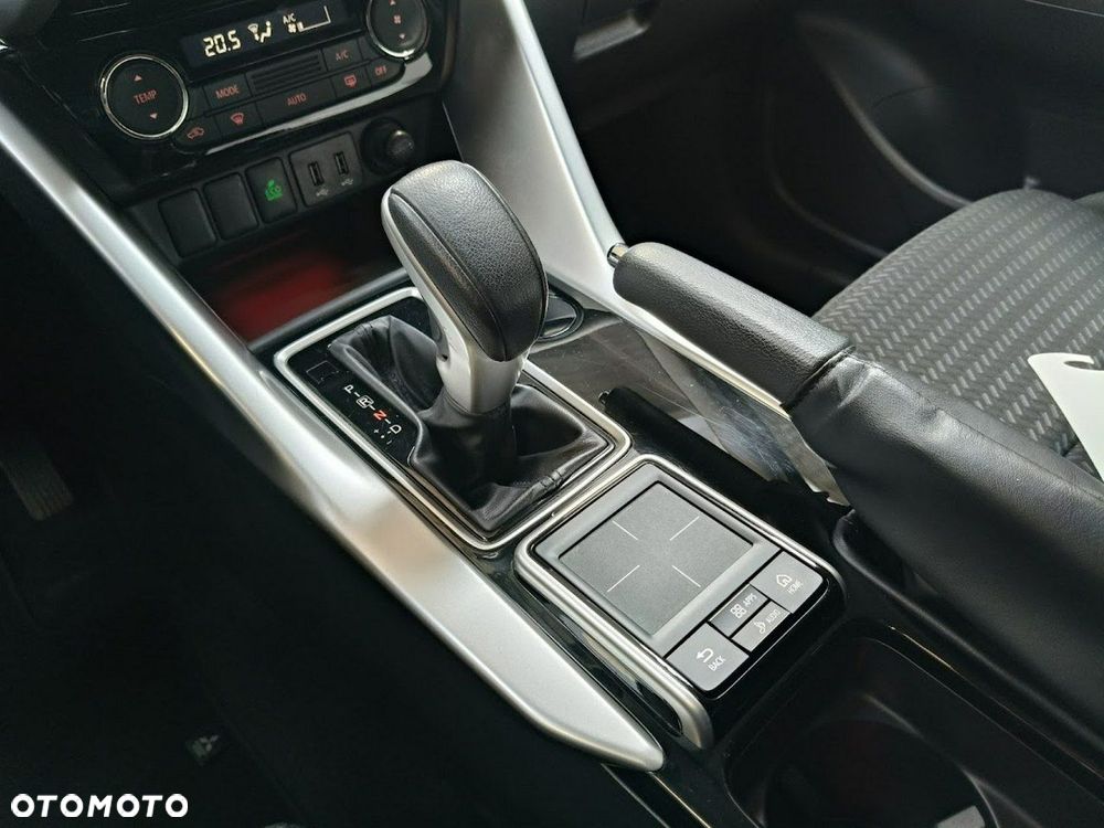 Mitsubishi Eclipse Cross - 26