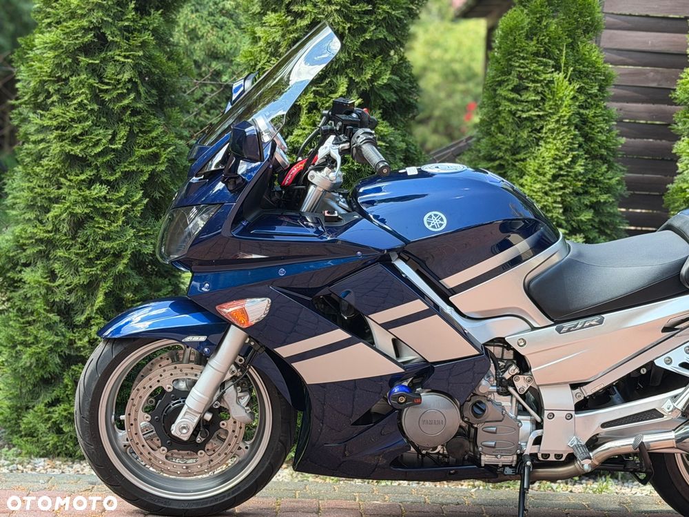 Yamaha FJR - 17