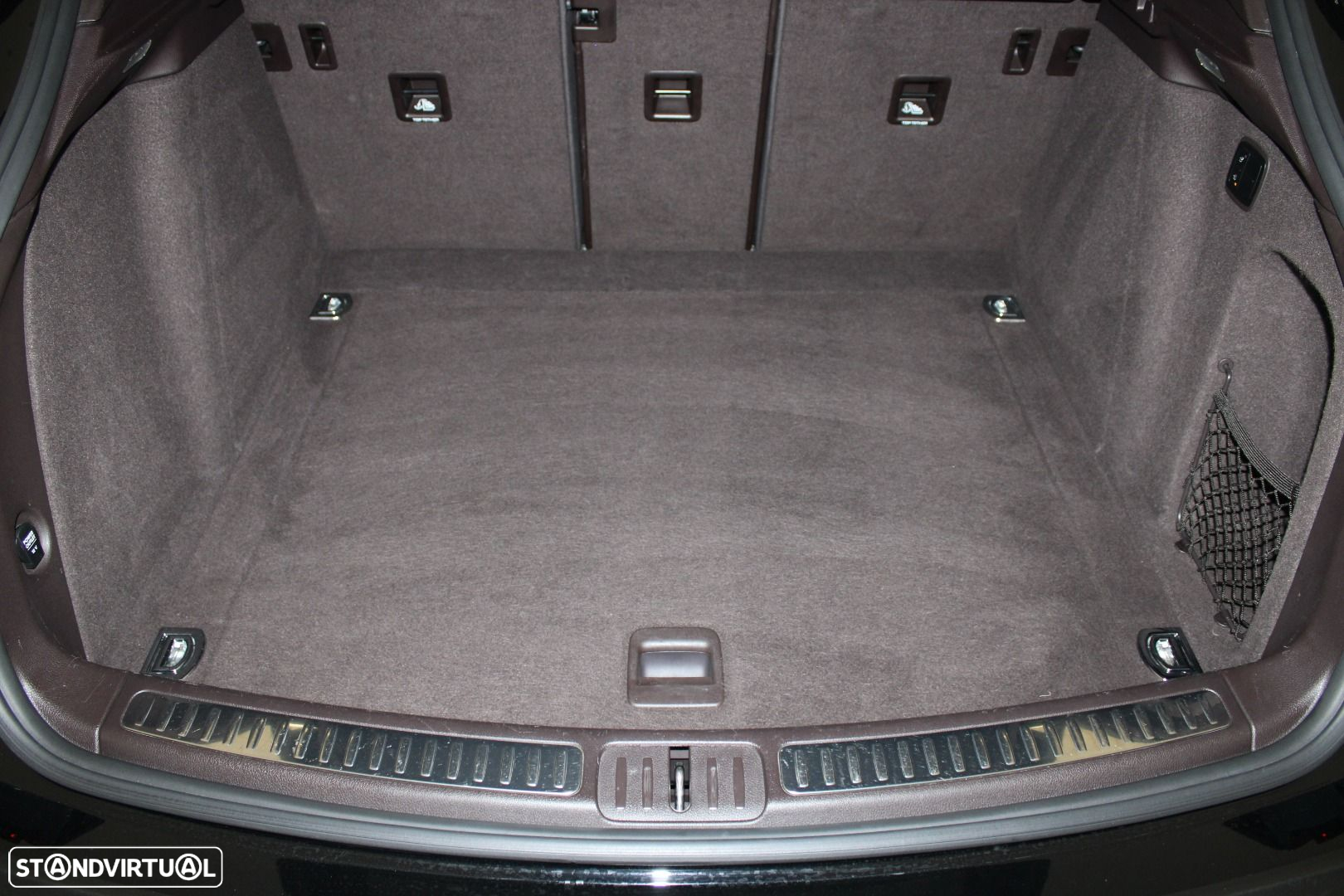 Porsche Macan S - 30