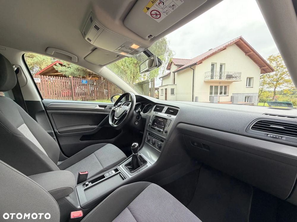 Volkswagen Golf 1.2 TSI BMT Trendline Perfectline - 27