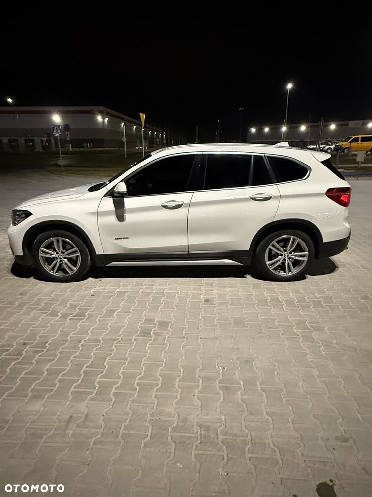 BMW X1 xDrive20i xLine sport - 12