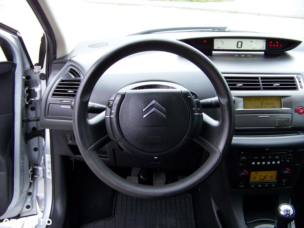 Citroën C4 1.6 VTi Impress - 25
