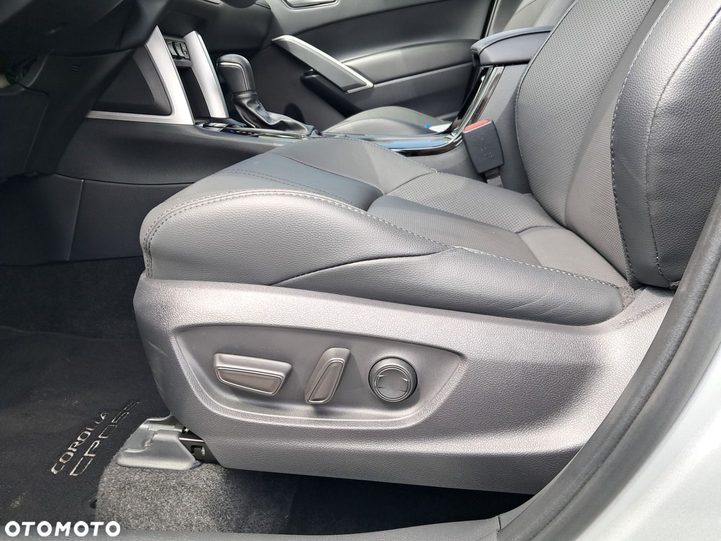 Toyota Corolla Cross 2.0 Hybrid Premiere Edition AWD - 24