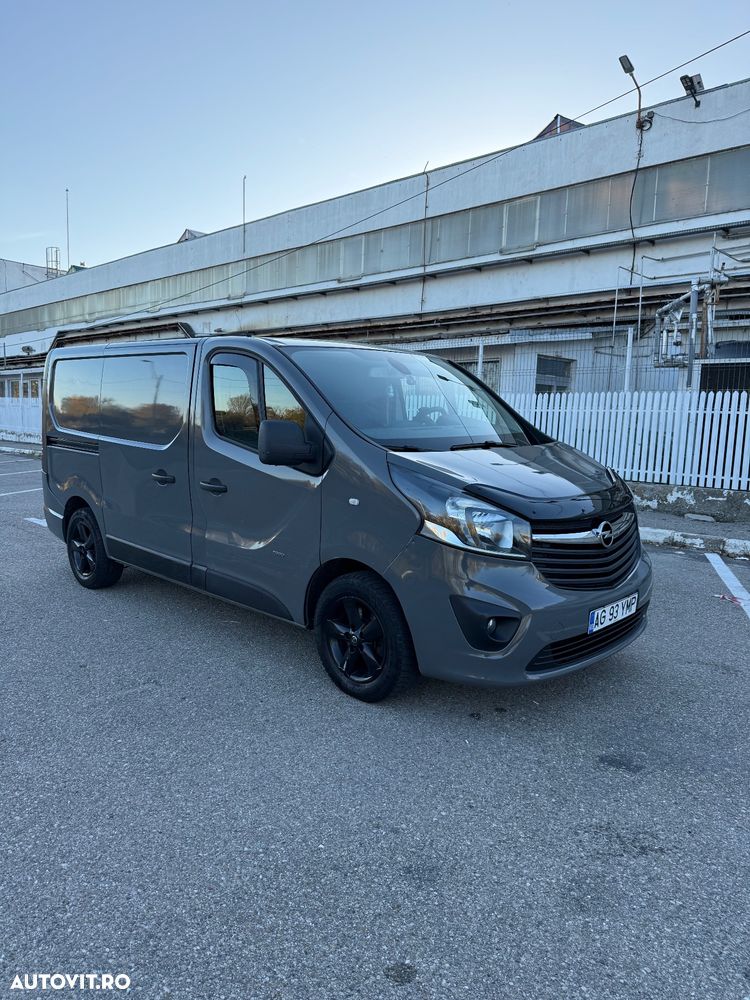 Opel Vivaro - 1