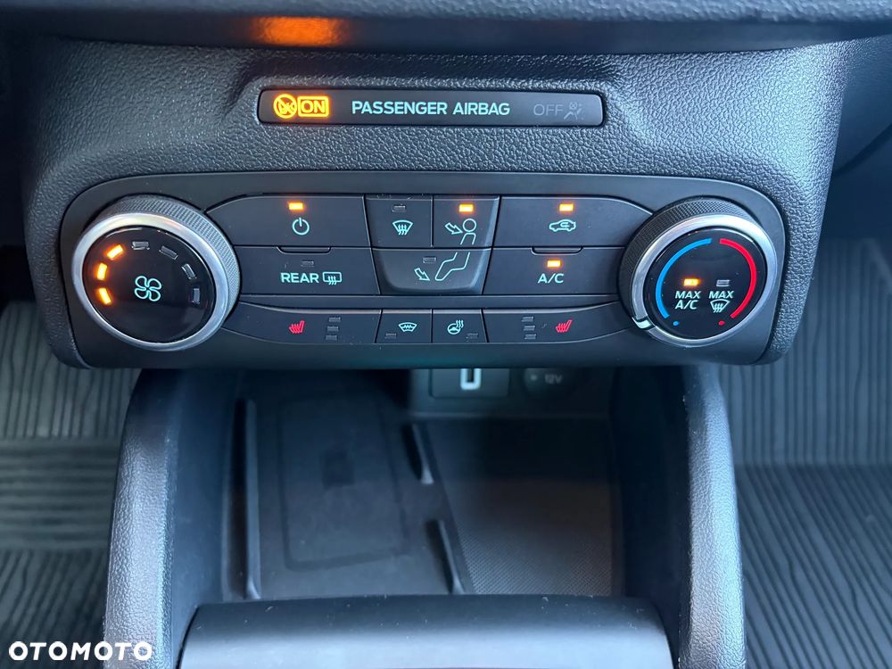 Ford Focus 1.0 EcoBoost Connected - 23