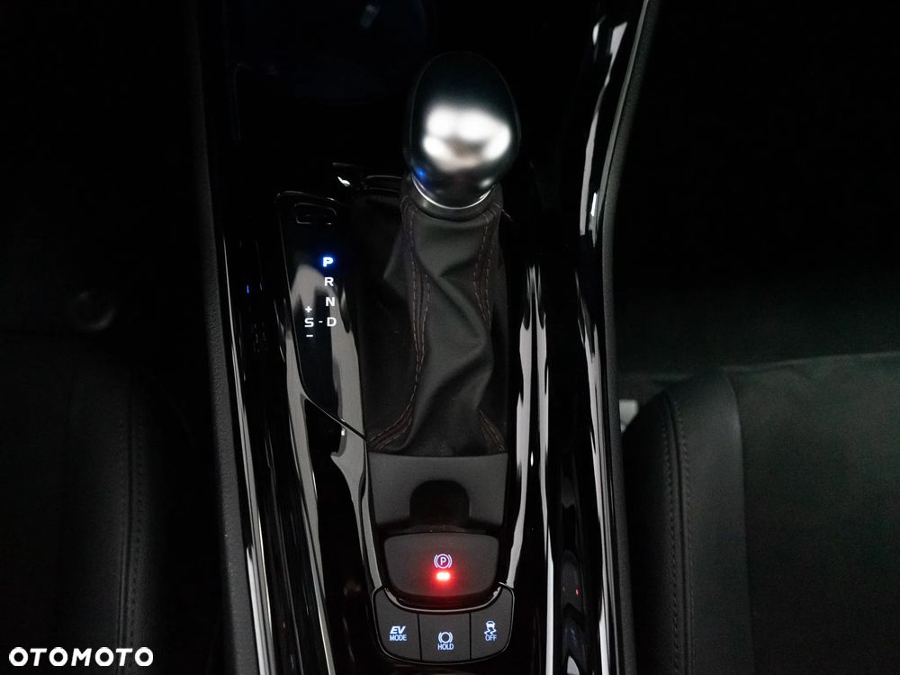 Toyota C-HR 2.0 Hybrid GR Sport - 24