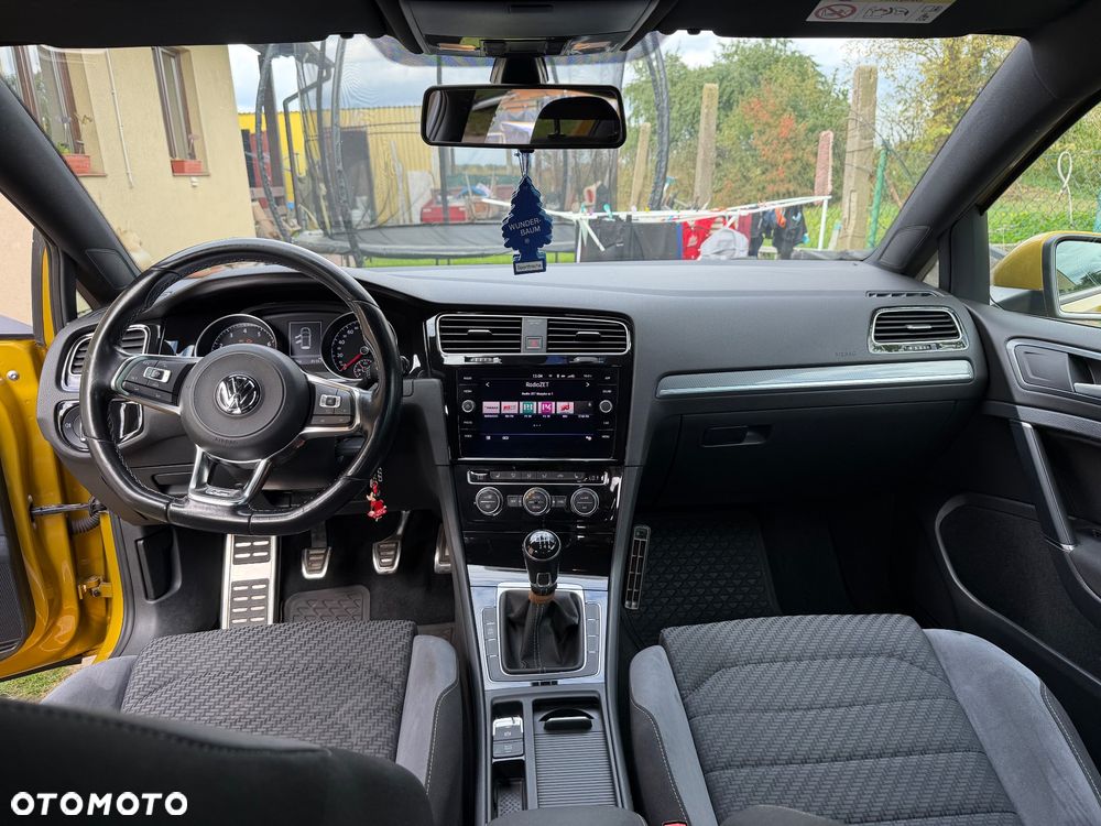 Volkswagen Golf - 6