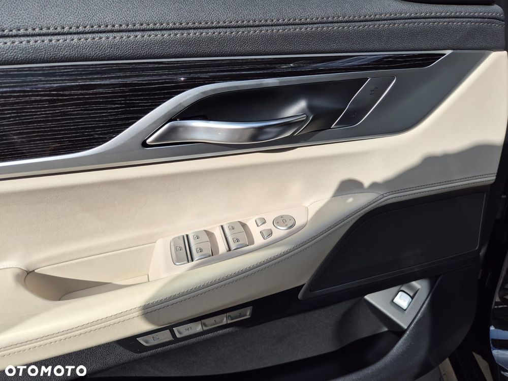 BMW Seria 7 740d xDrive - 14